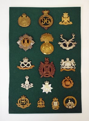 Lot 329 - Mixed groups of cap badges