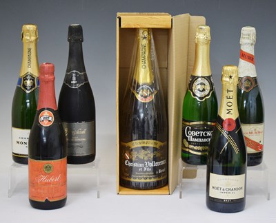 Lot 474 - Champagne and sparkling wine