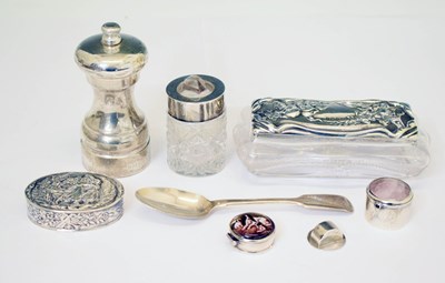 Lot 252 - Mixed group of silver to include an Elizabeth II silver mounted pepper mill, etc