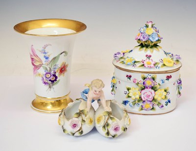 Lot 624 - Early 20th century Meissen porcelain vase, etc