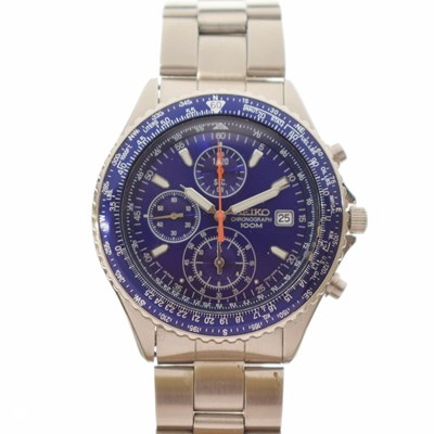 Lot 189 - Seiko - Chronograph stainless steel bracelet watch