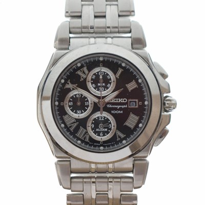 Lot 188 - Seiko - Chronograph 100M stainless steel bracelet watch