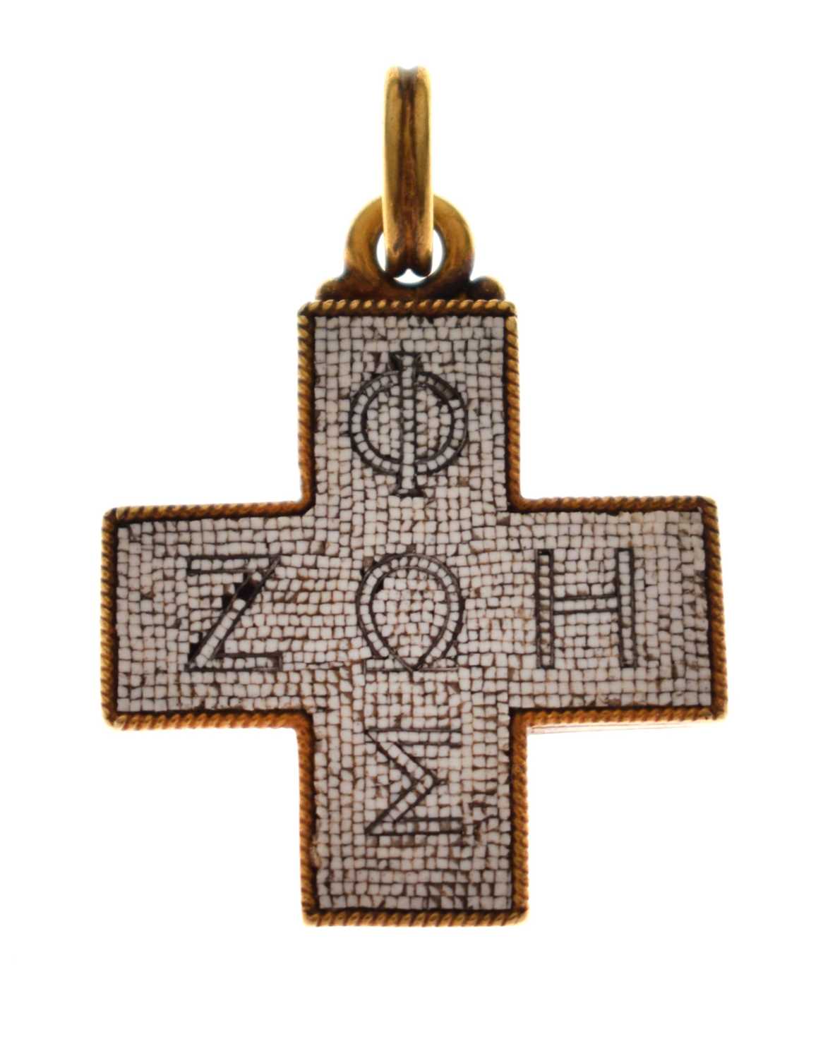 Lot 49 - Attributed to Castellani, 19th century micro-mosaic cross pendant