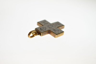 Lot 49 - Attributed to Castellani, 19th century micro-mosaic cross pendant