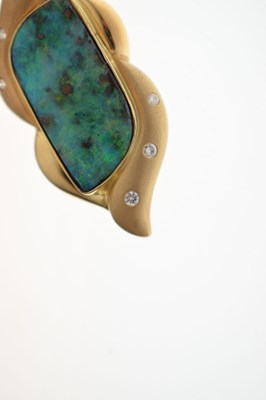 Lot 26 - Black boulder opal yellow metal brooch stamped 18K