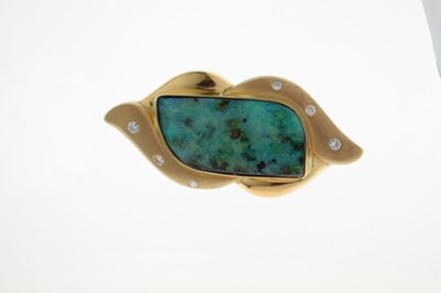 Lot 26 - Black boulder opal yellow metal brooch stamped 18K