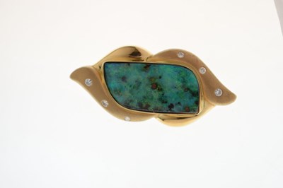 Lot 26 - Black boulder opal yellow metal brooch stamped 18K