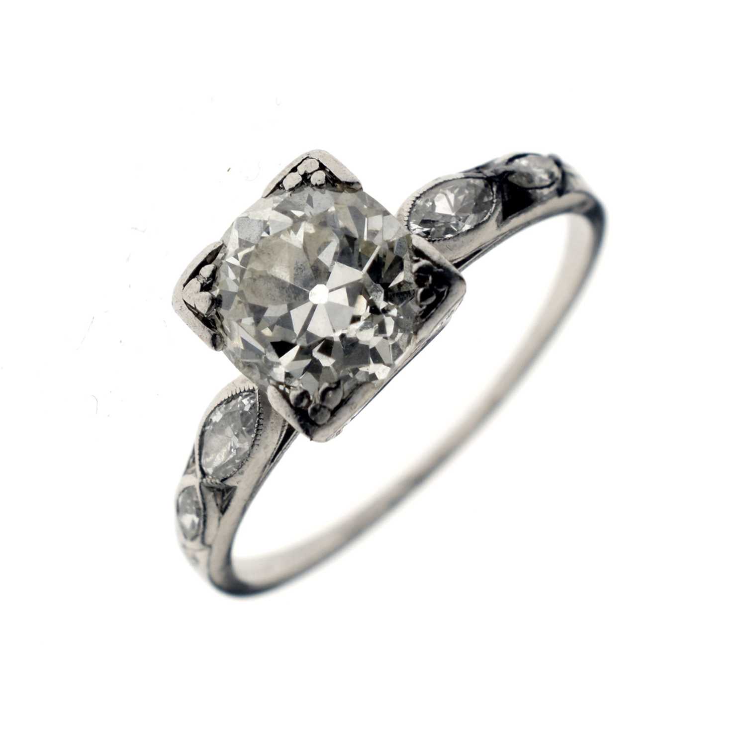Lot 6 - Art Deco diamond white metal solitaire ring