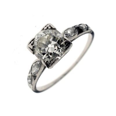 Lot 6 - Art Deco diamond white metal solitaire ring
