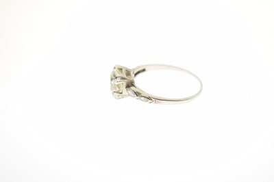Lot 6 - Art Deco diamond white metal solitaire ring