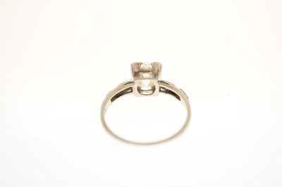 Lot 6 - Art Deco diamond white metal solitaire ring
