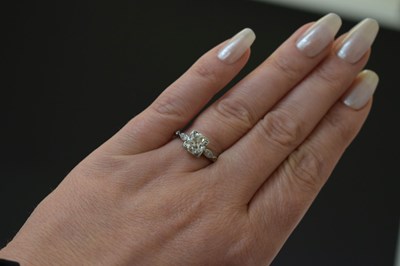 Lot 6 - Art Deco diamond white metal solitaire ring