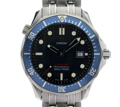 Lot 70 - Omega - Gentleman's Seamaster Professional stainless steel bracelet watch