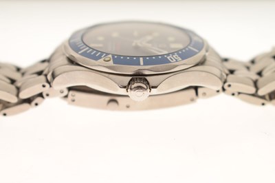 Lot 70 - Omega - Gentleman's Seamaster Professional stainless steel bracelet watch