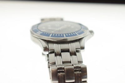 Lot 70 - Omega - Gentleman's Seamaster Professional stainless steel bracelet watch