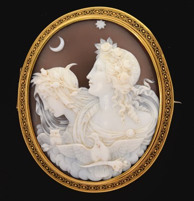 Lot 34 - 19th century carved shell cameo yellow metal brooch