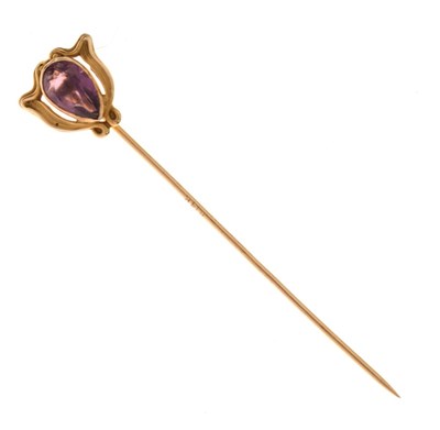 Lot 115 - Art Nouveau stickpin