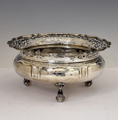 Lot 94 - George V silver fruit bowl