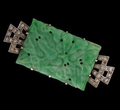 Lot 38 - Art Deco jade and diamond white metal brooch