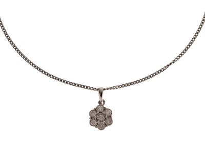 Lot 92 - Diamond cluster 9ct white gold pendant and an 18ct white gold chain