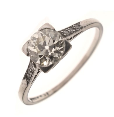 Lot 5 - Early 20th century diamond solitaire white metal ring
