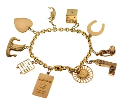 Lot 32 - Belcher link charm bracelet stamped '750'