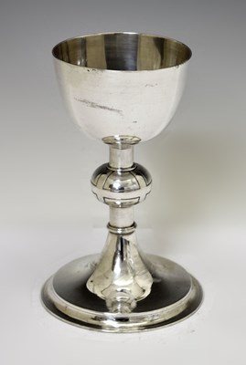 Lot 114 - George V silver communion chalice