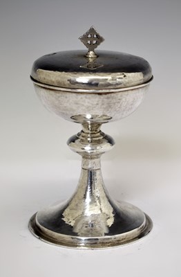 Lot 118 - George VI silver ciborium