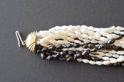 Lot 37 - Freshwater pearl yellow metal necklace and matching bracelet set