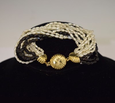 Lot 37 - Freshwater pearl yellow metal necklace and matching bracelet set