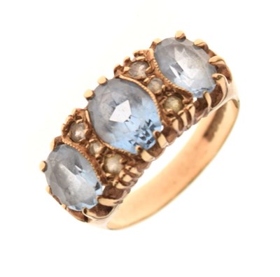 Lot 9 - 9ct gold stone-set ring