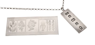 Lot 151 - Danbury Mint Elizabeth II Silver Jubilee Tour silver ingot