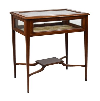Lot 598 - Edwardian inlaid mahogany bijouterie table