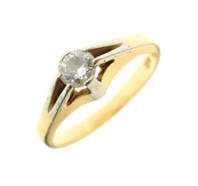 Lot 7 - Single stone diamond ring