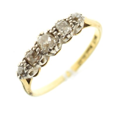 Lot 1 - Five-stone diamond ring