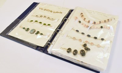 Lot 104 - Quantity of costume jewellery to include; bracelets, necklaces, etc