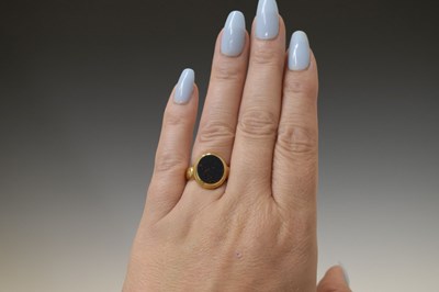 Lot 42 - 19th century bloodstone agate 18ct yellow gold signet ring
