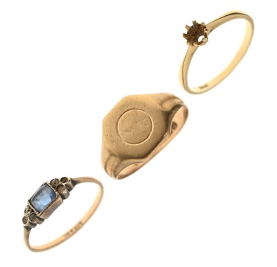 Lot 73 - Three gold rings