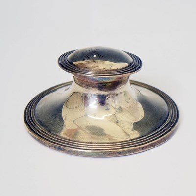 Lot 269 - Edward VII silver capstan inkwell