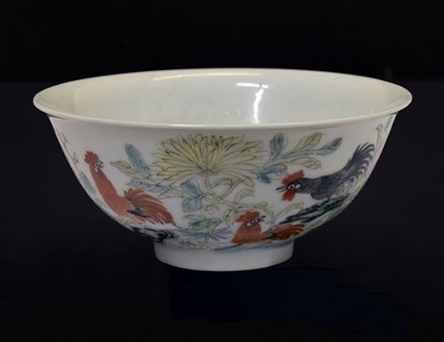 Lot 618 - Chinese porcelain bowl with decoration of cockerels