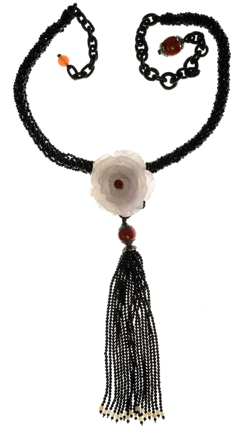 Lot 44 - White jade pendant necklace