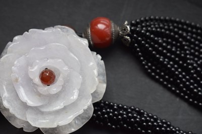 Lot 44 - White jade pendant necklace