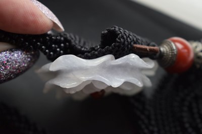 Lot 44 - White jade pendant necklace