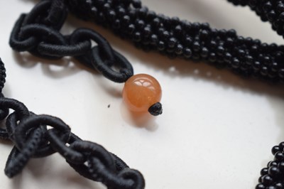 Lot 44 - White jade pendant necklace