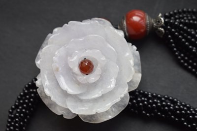 Lot 44 - White jade pendant necklace