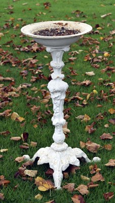 Lot 535 - Attributed to Coalbrookdale - Late 19th or early 20th century cast iron bird bath