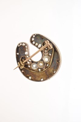 Lot 31 - Late Victorian diamond and pearl horseshoe brooch