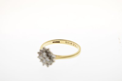 Lot 14 - Modern 18ct gold diamond cluster ring