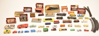 Lot 389 - Mixed quantity of Triang Hornby 00 gauge railway trainset items