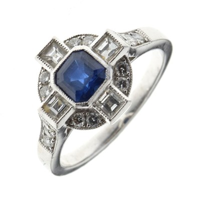 Lot 17 - Sapphire and diamond ring